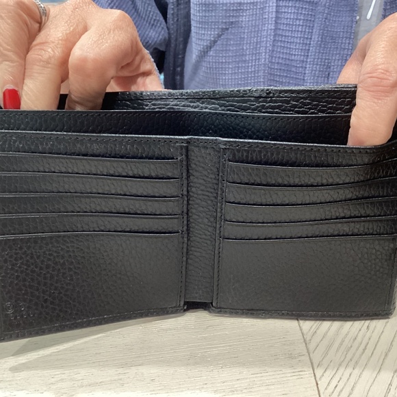 Gucci Authentic Black Leather Wallet - Picture 2 of 6
